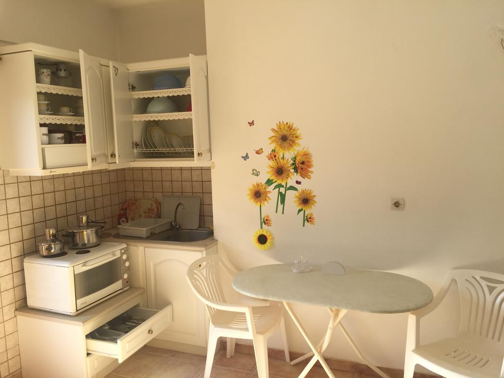 Dimitris Apartments Frý Esterno foto